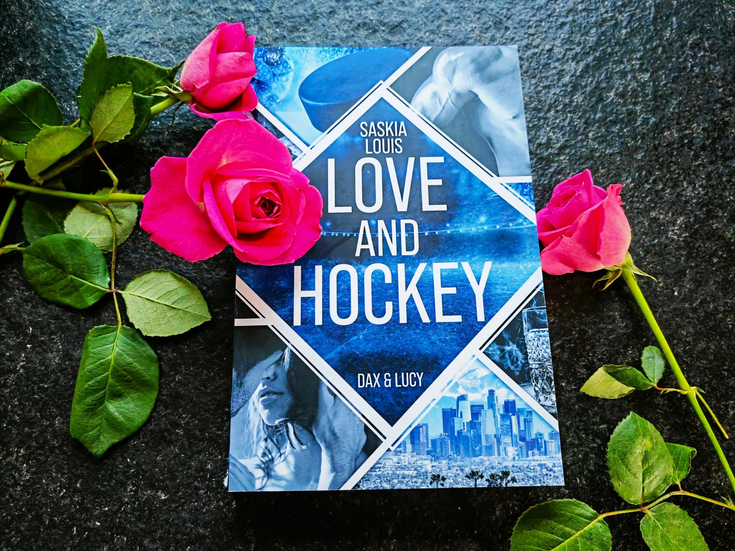 Love and Hockey: Dax & Lucy ist der grandiose Auftakt von Saskia Louis zu einer Liebesroman-Trilogie. Eine ehrliche Rezension.