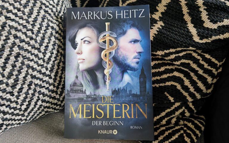 Julie von Julies Bücherliebe bewertet "Die Meisterin - der Beginn" von Markus Heitz aus dem Knaur Verlag mit 4 von 5 Sternen- Eine ehrliche Rezension.